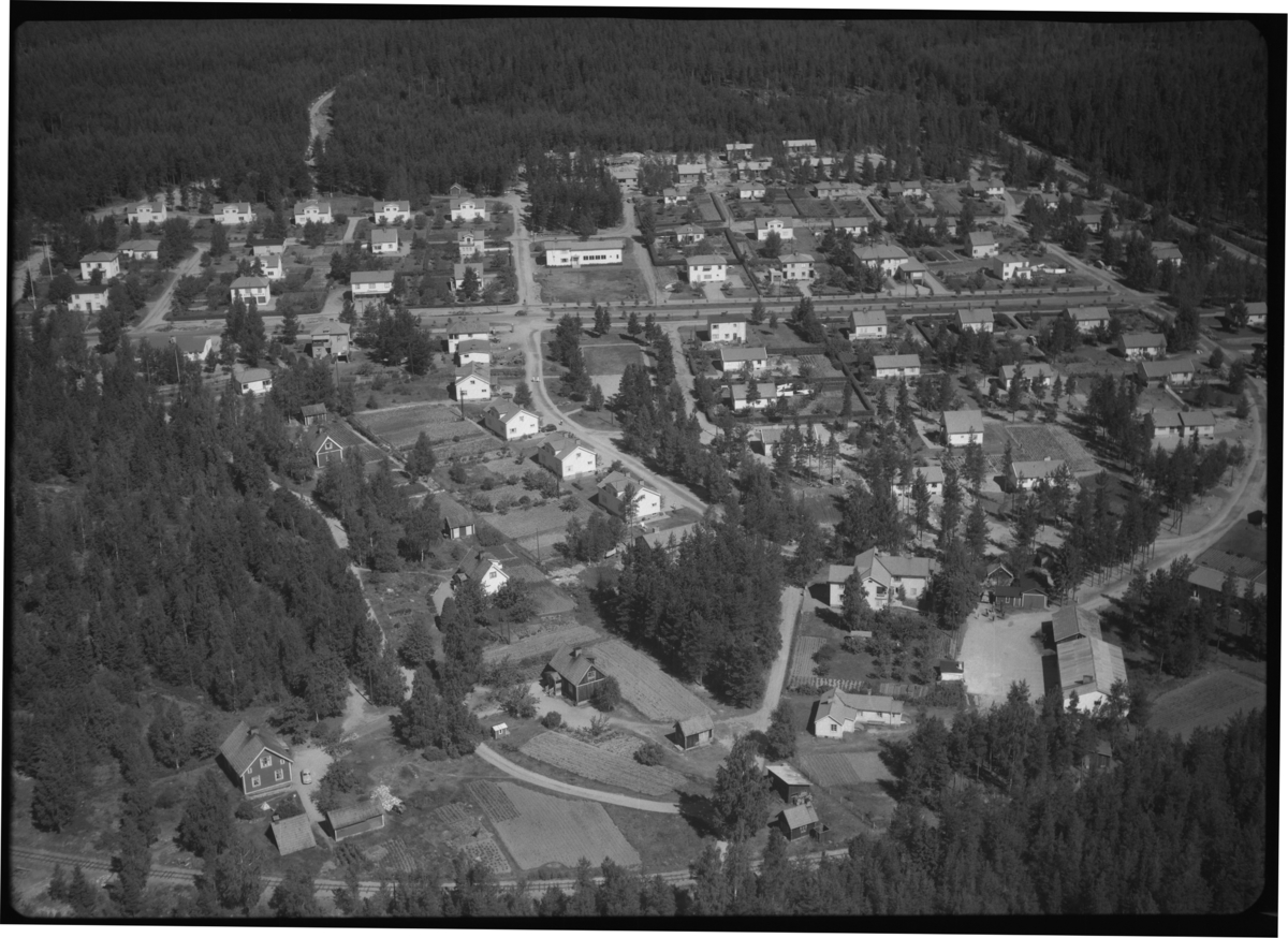 Flygfoto över Egna hem i Riddarhyttan, Skinnskatteberg