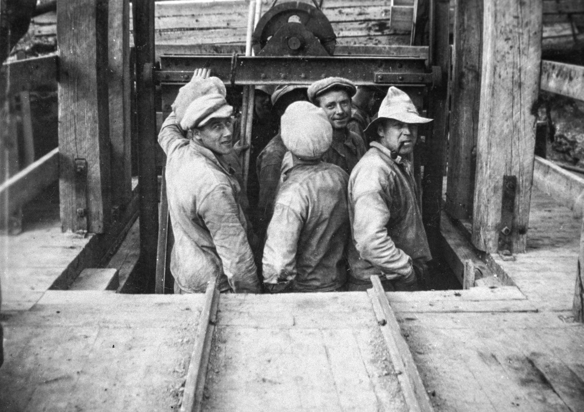 Arbeidarar ved Breiavatn i Skjeggedalsfjellet