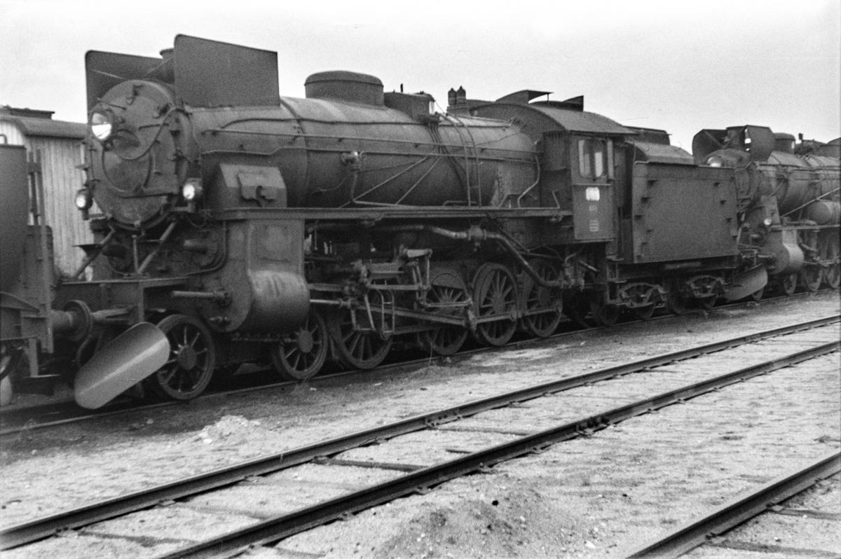 Hensatte damplokomotiver i Lodalen i Oslo, nærmest type 31b nr. 448.