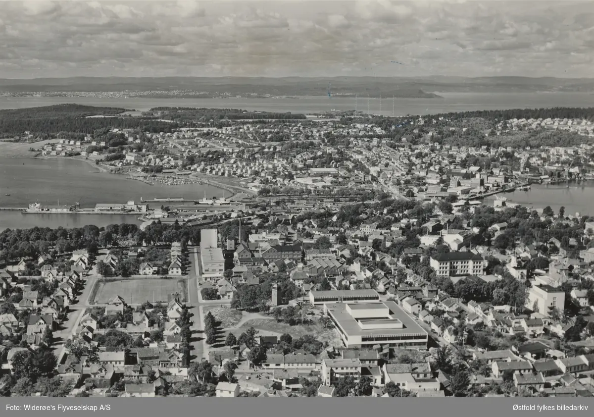 Skråfoto fra Jeløy i Moss i 1961.