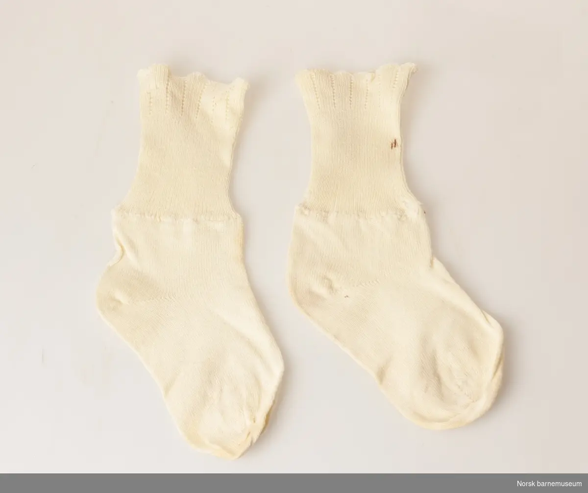 Et par lysegule sokker