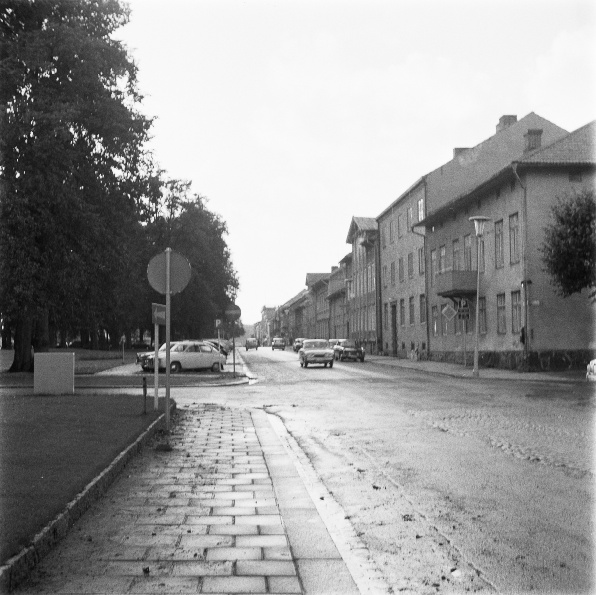 Vänersborg, Drottninggatan. Sista dagen med vänstertrafik