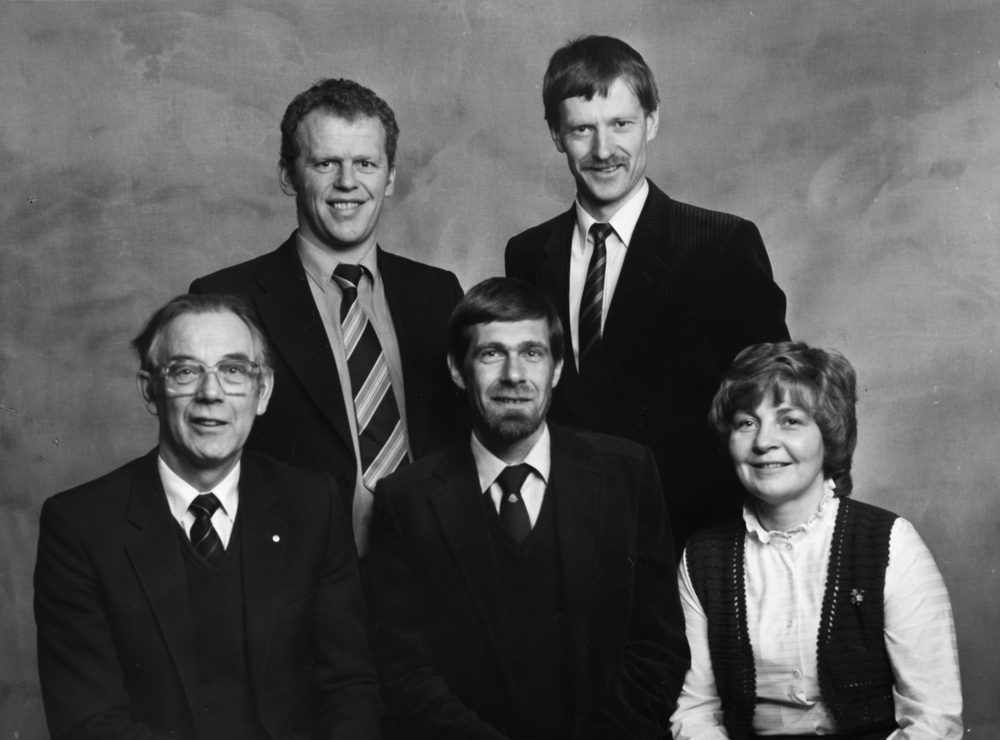 Vefsn Meieri Styret 1985. Bak fra venstre: Leif Gartland, Ivar Rystad. Foran f.v.: bestyrer Aslak Vik, formann Erik Paulsen, Birgit Thoresen