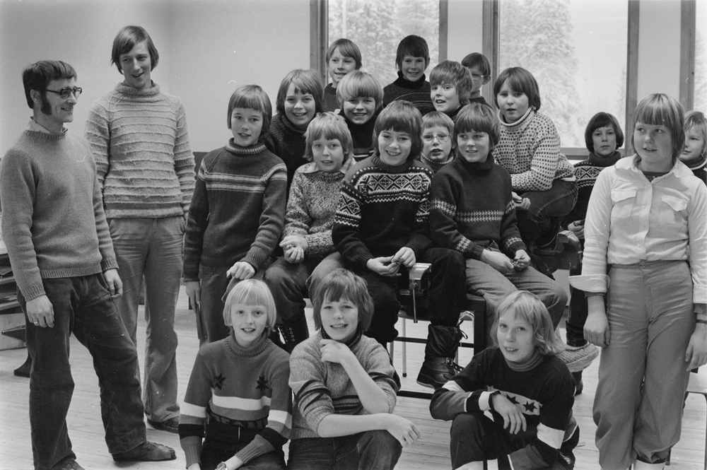 Bleikvassli skole Januar 1978. 
Lærer Roald Lindvik med 5. og 6. klassinger