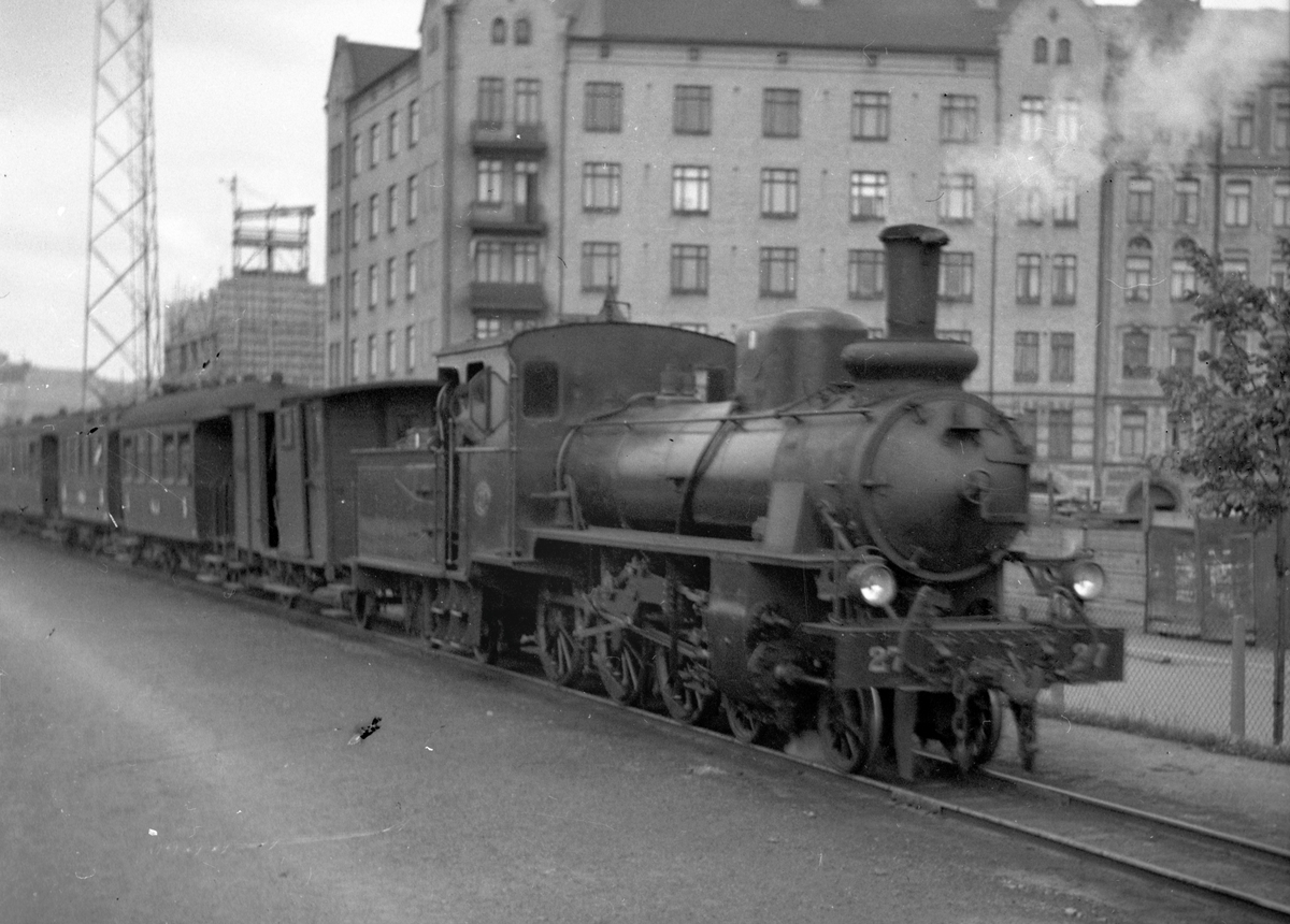 Västergötland - Göteborgs Järnväg, VGJ lok 27, skrotad 1954.