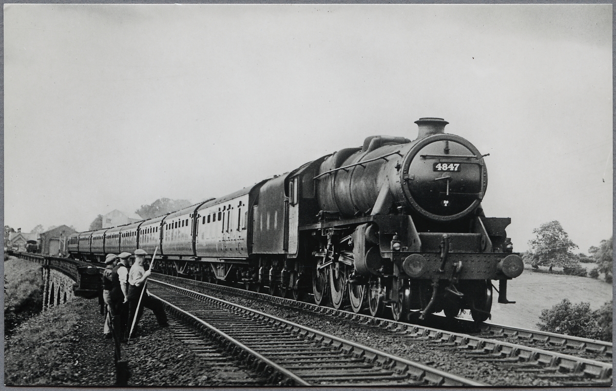 Persontåg, London Midland & Scottish Railway, L.M.S. 5 4847 byggd 1944 avställd 1966.