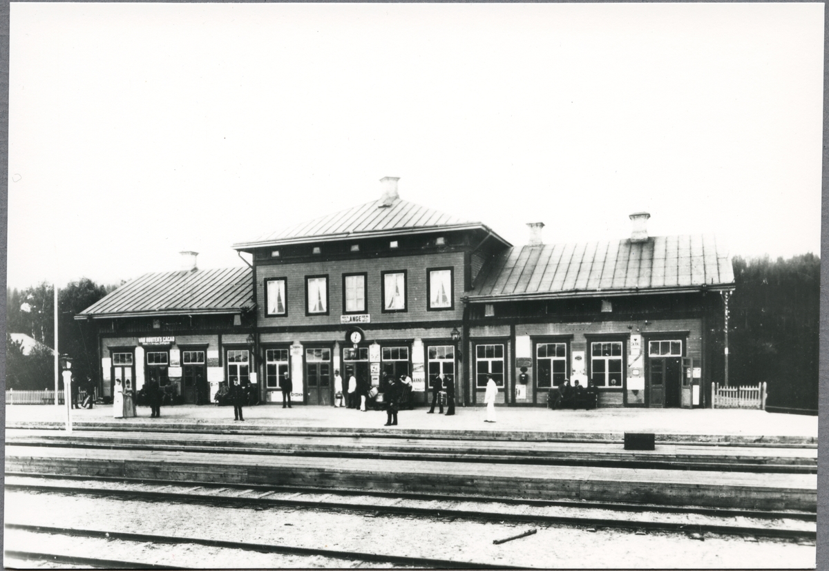 Stationshuset i Ånge cirka år 1900, i samma utförande som vid uppförandet år 1878.