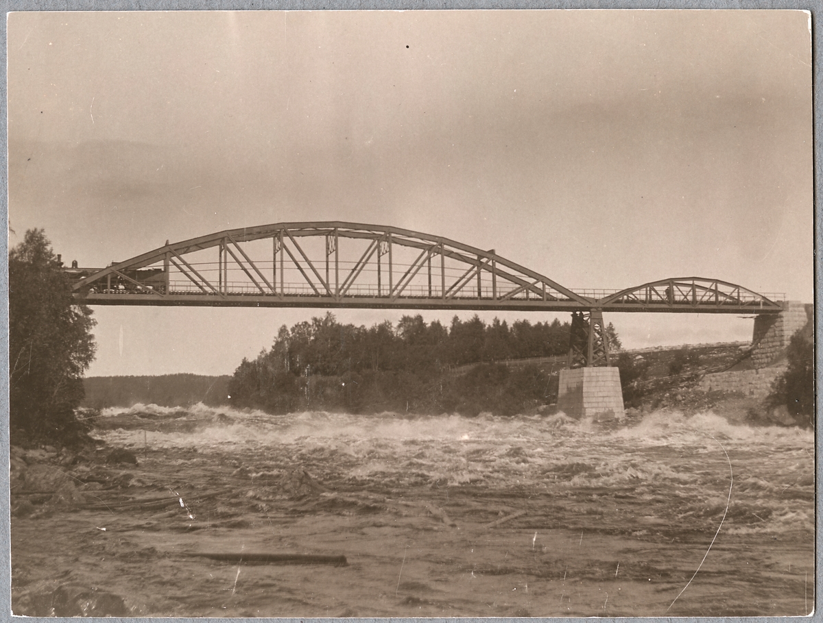 Bro över Dalälven vid Forshuvud.