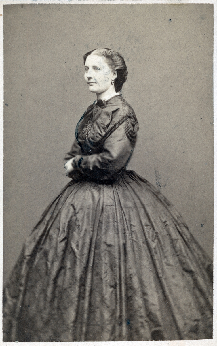 Fru Lindencrona, hustru till bandirektör August Theodor Lindencrona.