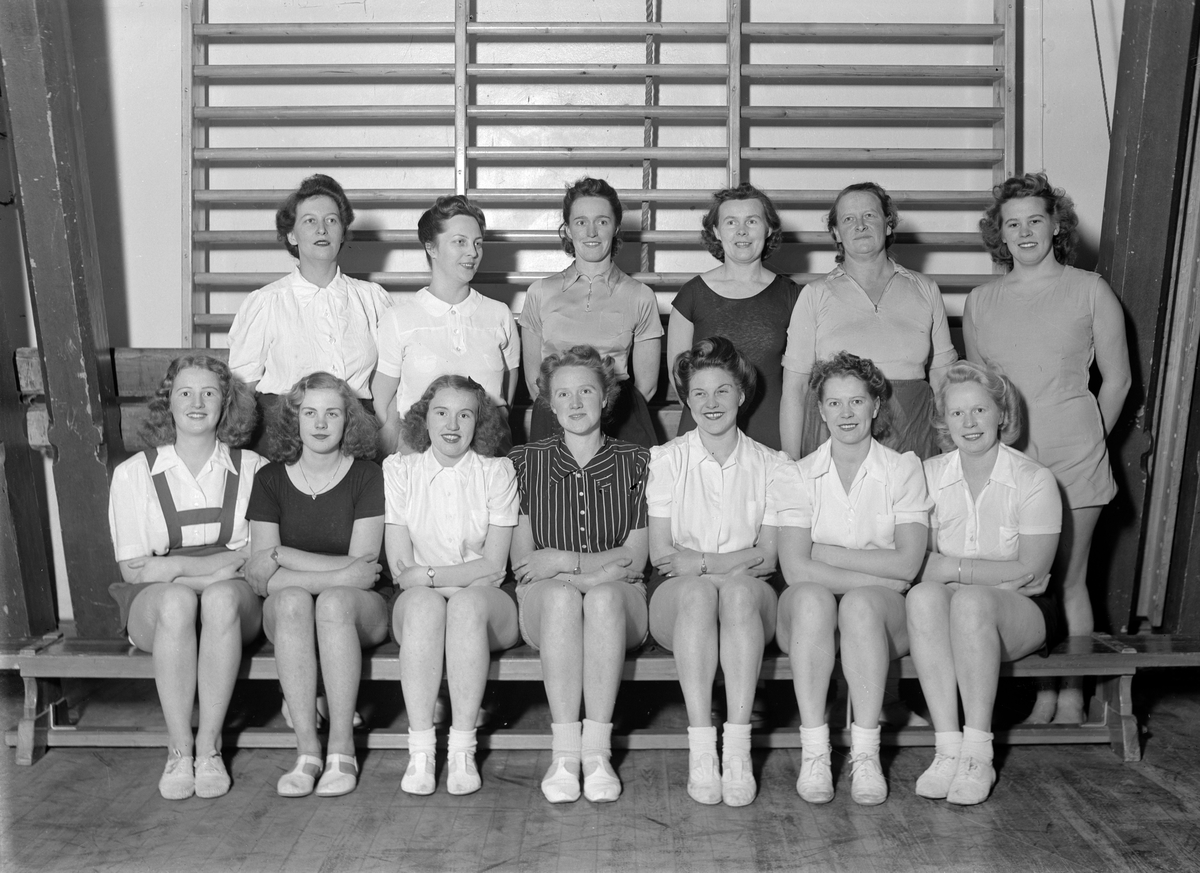 Gymnastik, Brandstationen. Foto februari 1945.