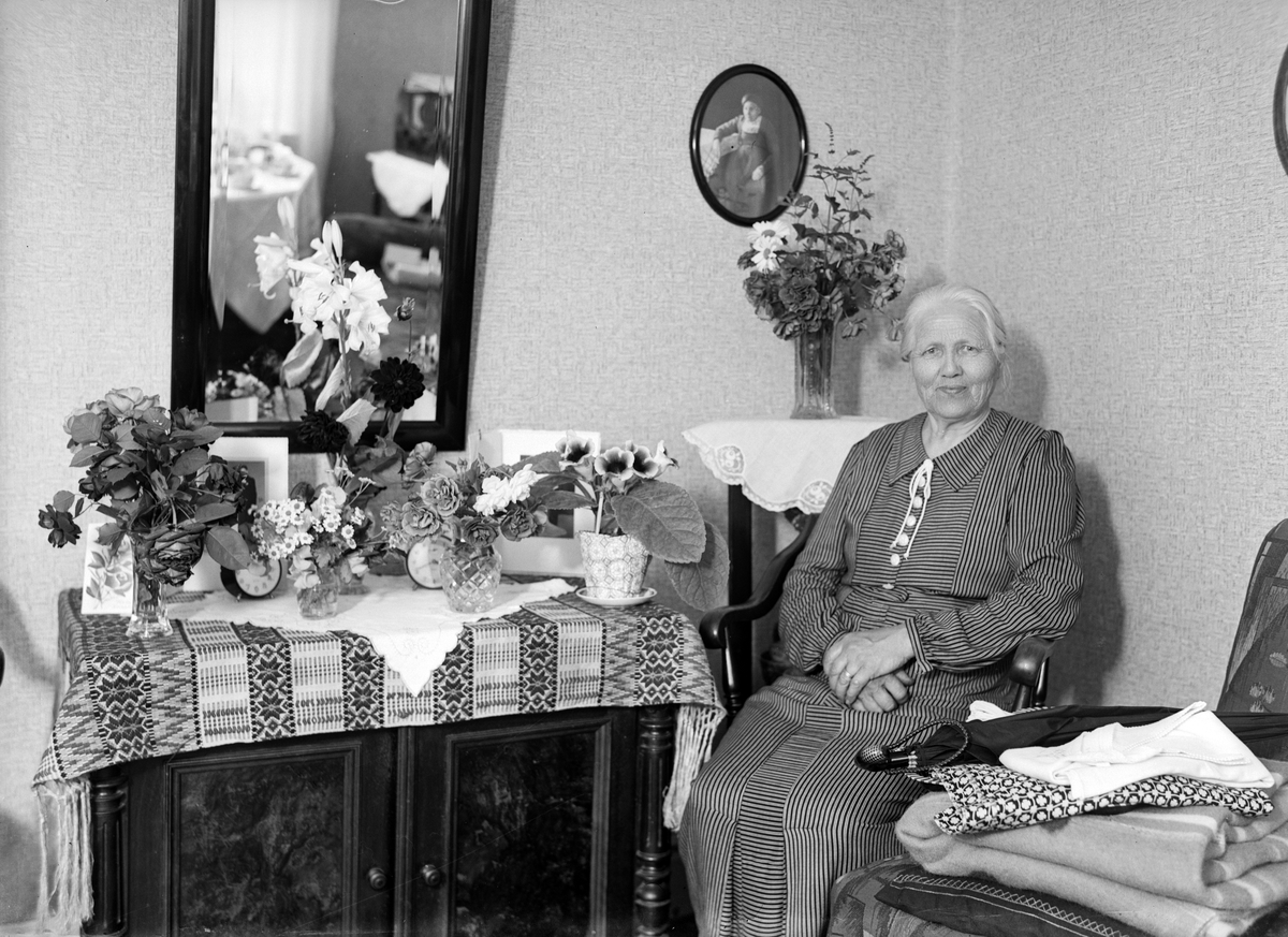 Fru Hillblom, 70 år, Lappstan. Foto aug 1939.