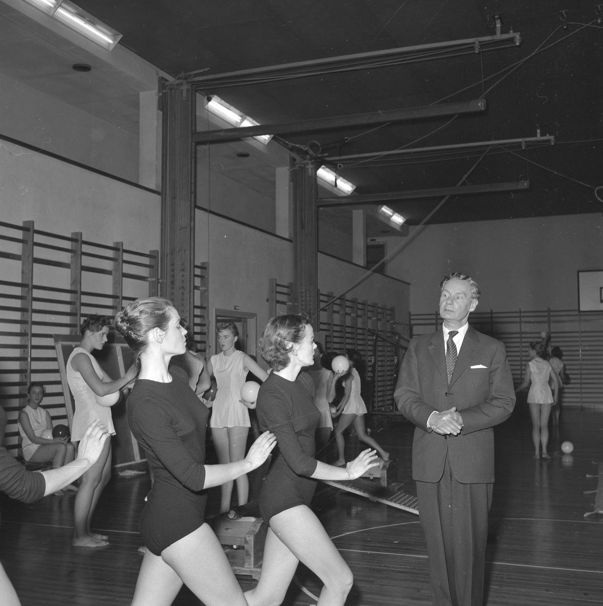 Gymnastikafton på Idrottshuset.
November 1956.