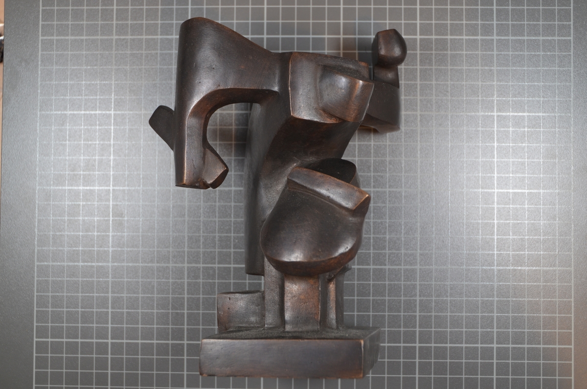 Bronseskulptur - "Cellist", fra 1992.