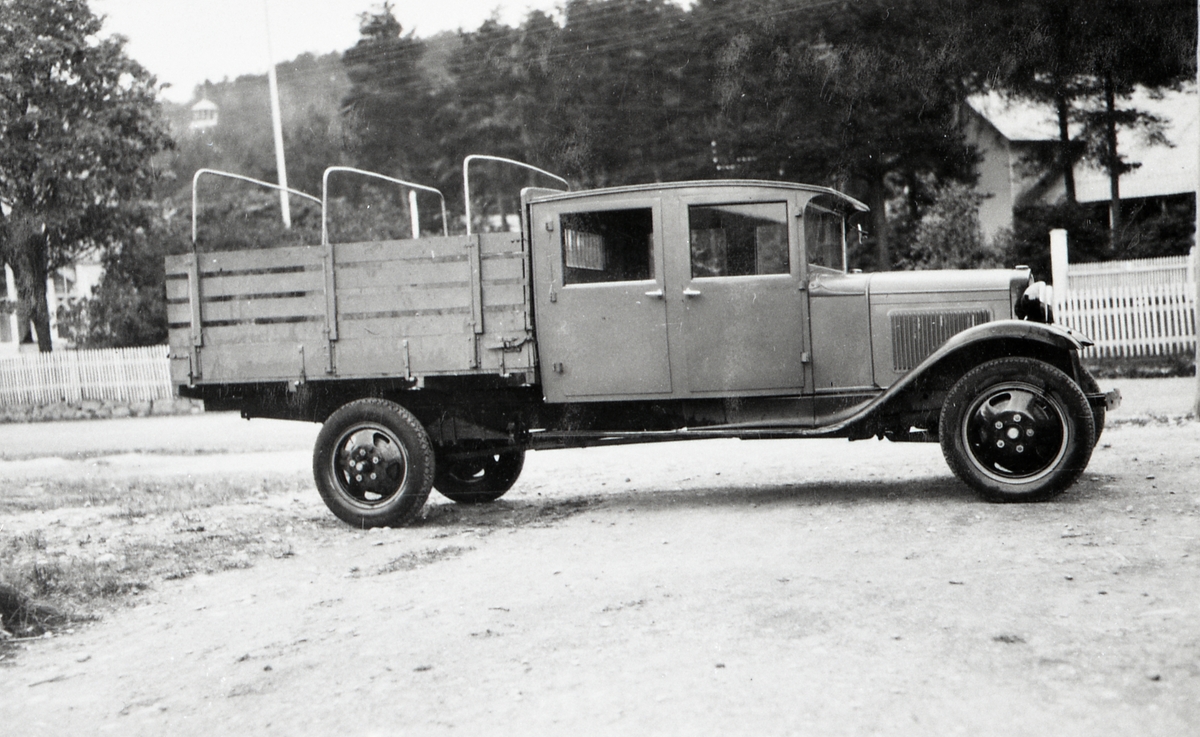 Lastebilen til Jørgen Stee.
Ford AA 1931 mod. 1.1/2 tonn med Bakkenhytte.