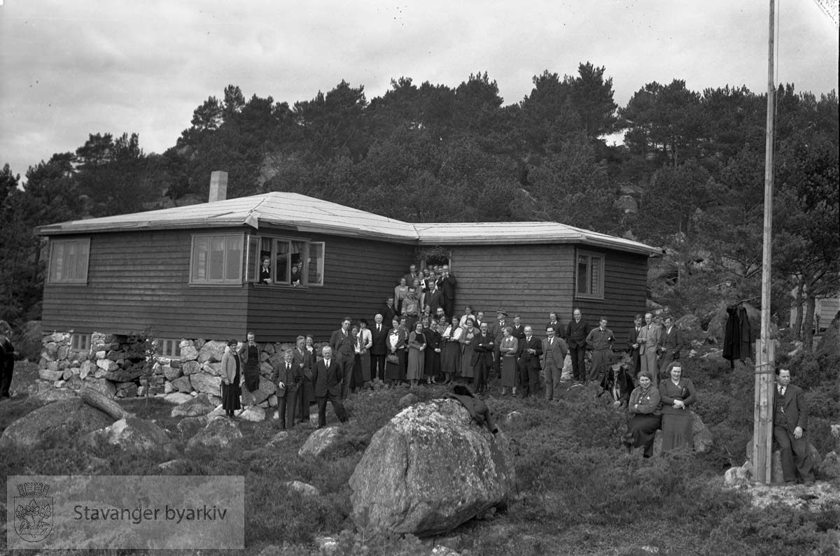 Fredsungdomslagets hytte, Fredatun som ble innviet 25. april 1937