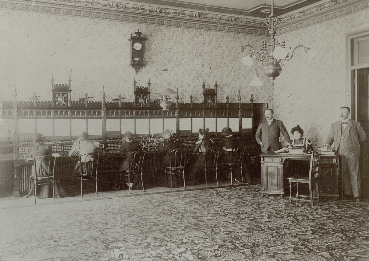 Valparaiso, Chile, 1895. LME. Telefonstation. Interiör.