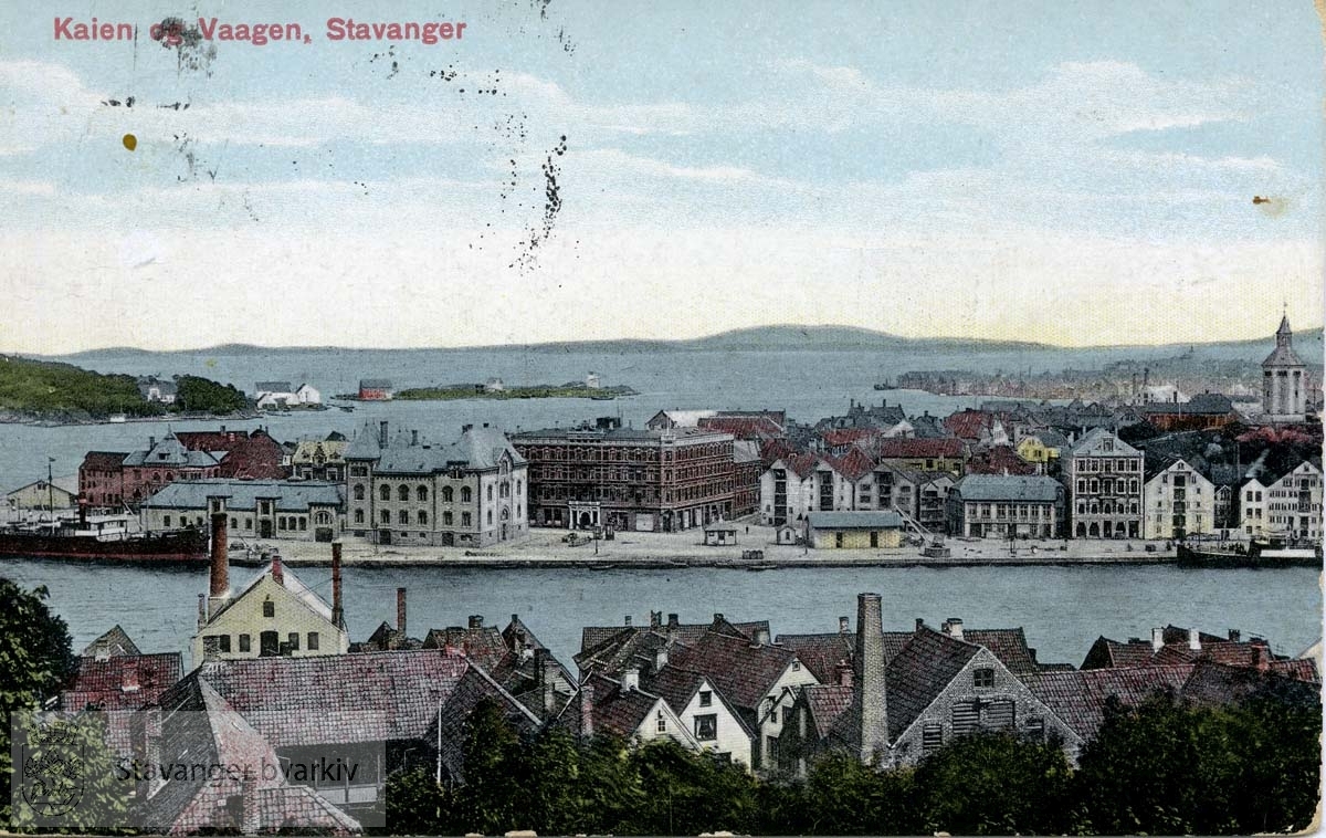 Kaien og Vågen, Stavanger...Dette kortet har vi fått til fotosamlingen vår av Knut Ødegård, Bråtenalléen 21, 0487 Oslo 4. 09.12.1987