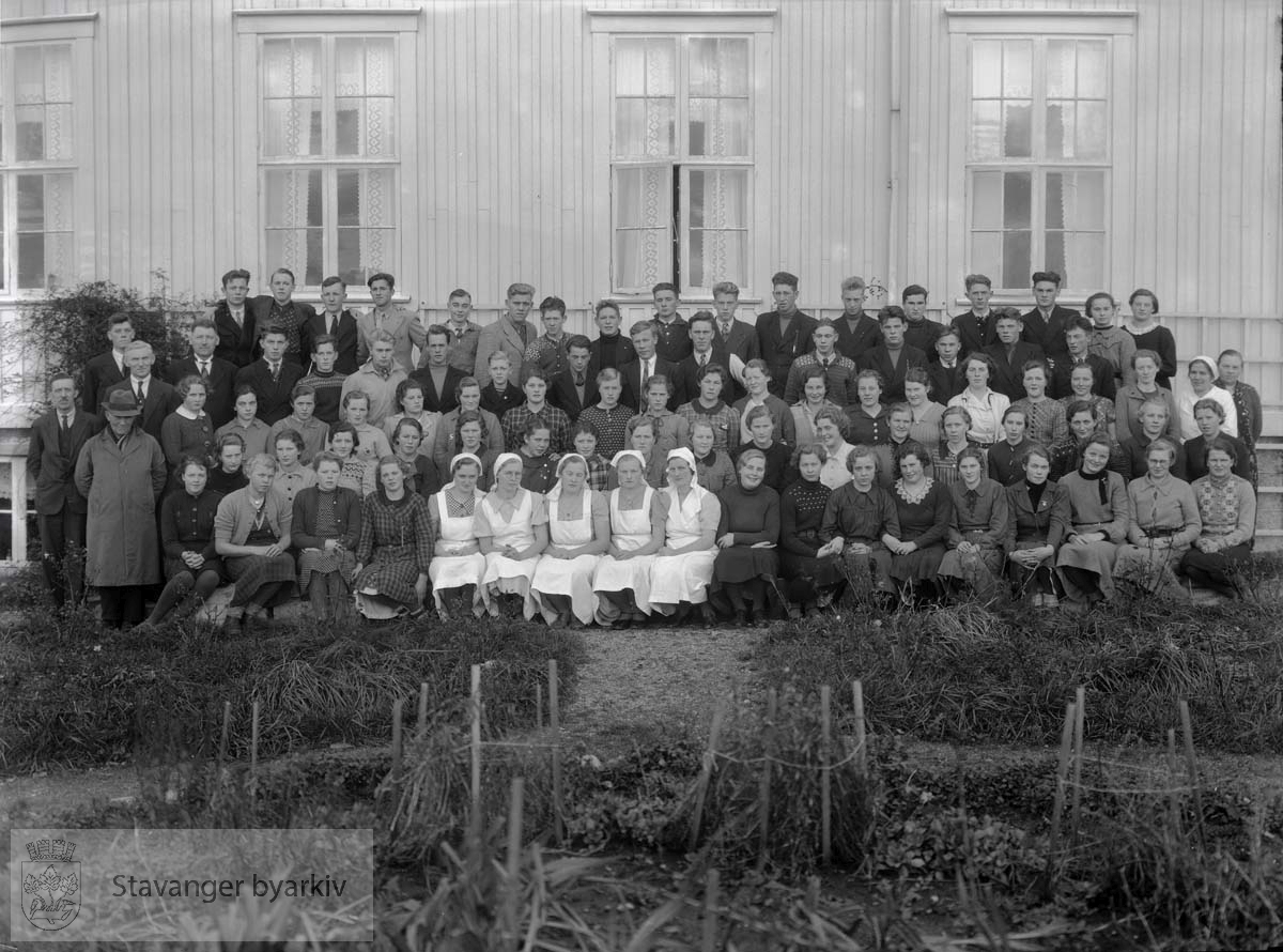Tryggheim skole, Nærbø. Elever og lærere 1938-39