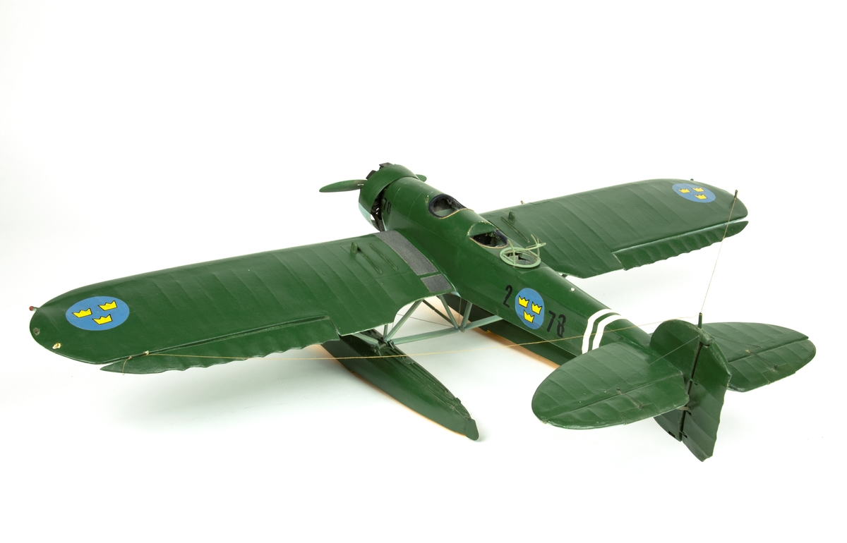 Flygplansmodell av S 5, Heinkel He 5 Hansa. Modellen är kronmärkt och har siffrorna 2 och 78. Skala 1:24.