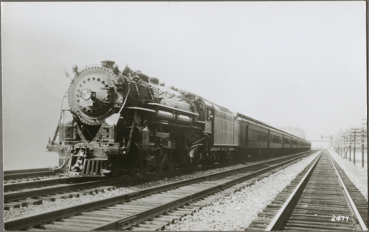 New York Central, NYC J-1 5271. Klassen kallas även "Hudson" och de drog ofta linjen som gick under namnet "20th Century Limited" och även "Empire State Express".