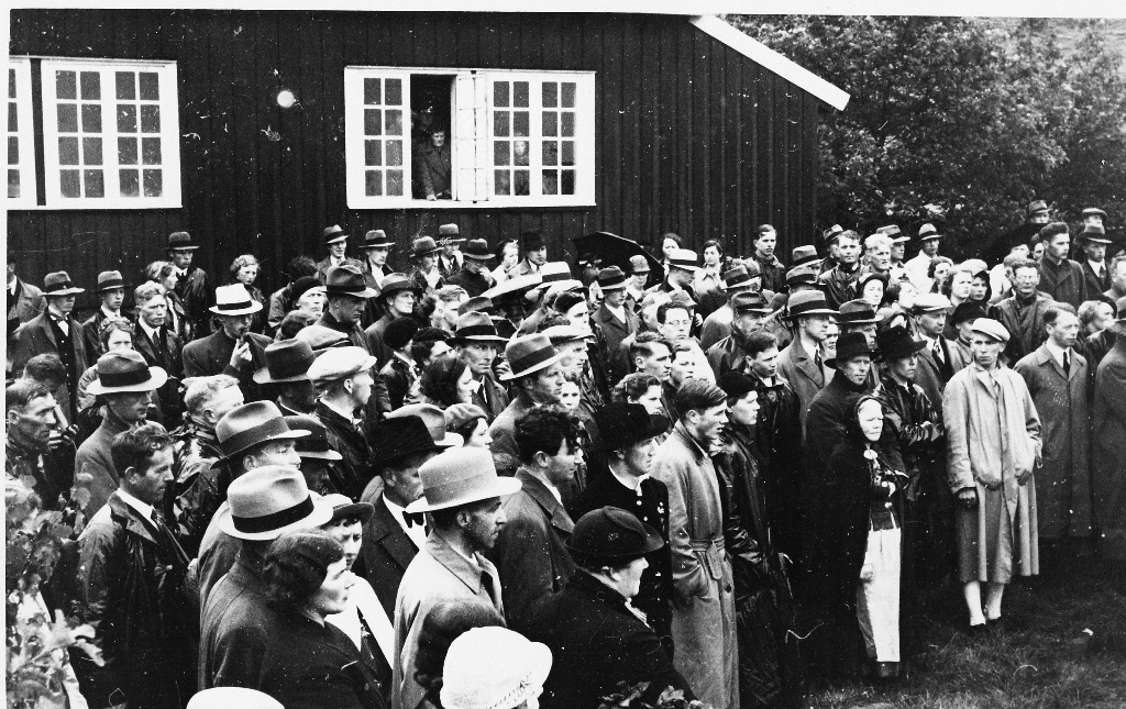 Noregs Ungdomslag sitt stemne på Bryne i 1937. Her er utsendingane samla i Knudaheio.