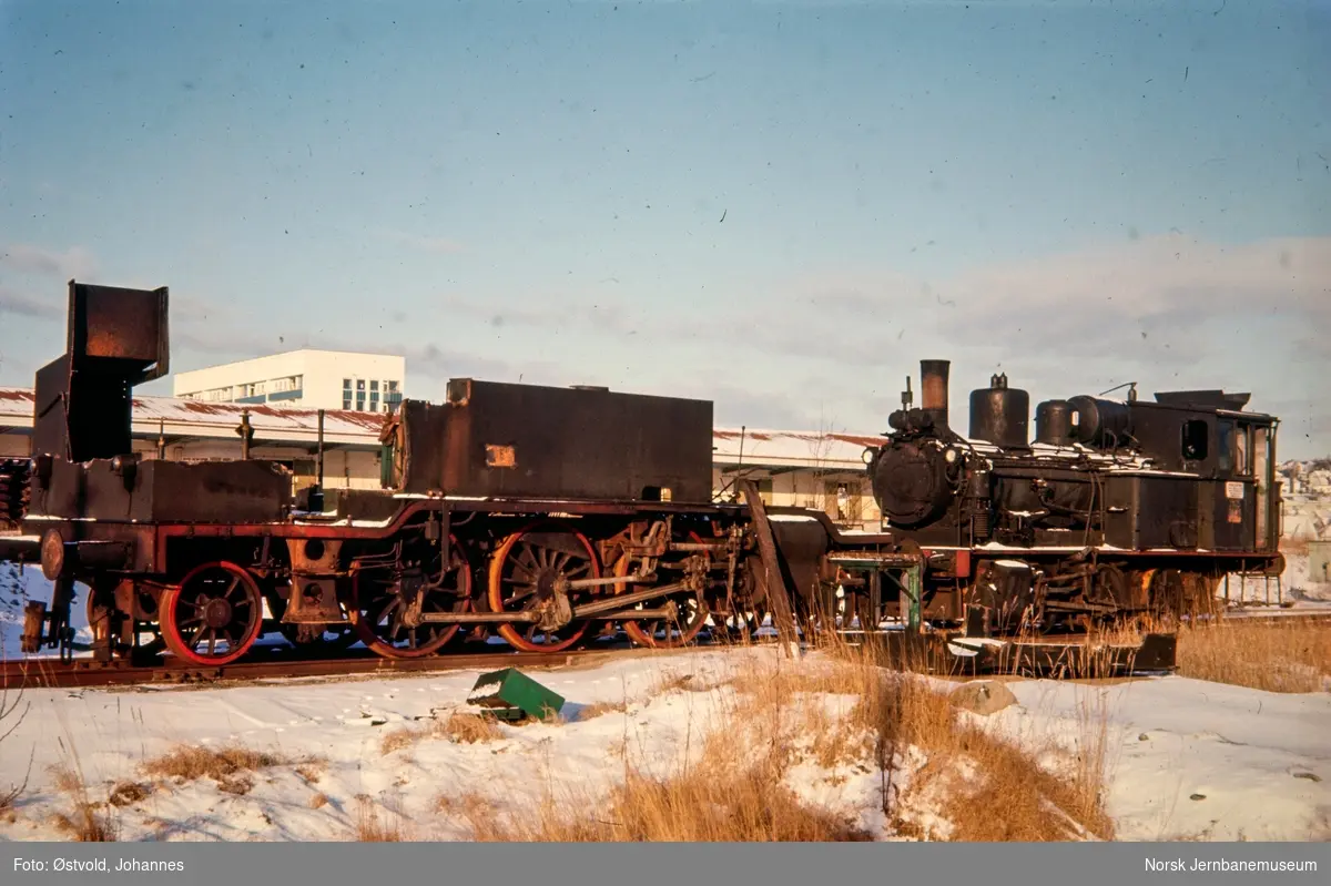 Damplokomotiv type 20b nr. 173 og type 25a nr. 263 under opphugging i Sandnes.