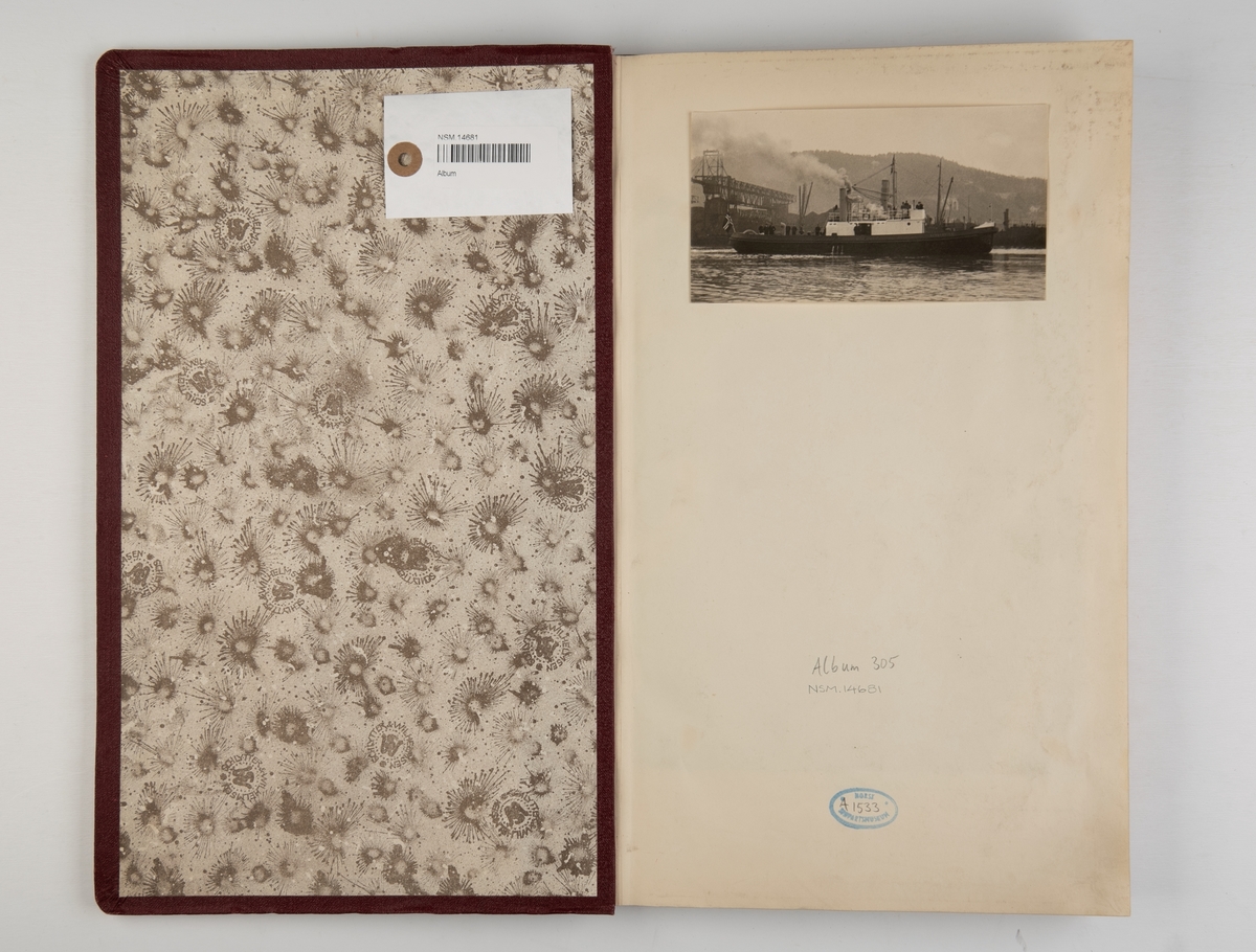 Album med fotografier fra Nylands verksted, samt fartøyer i dokk og skip bygget ved verftet. 'Sjøsprøit I', 'Bergensfjord', 'Brabant', 'Veslefrik', 'Kanon I', 'Globe III', 'Harpun II' og skip under bygging.