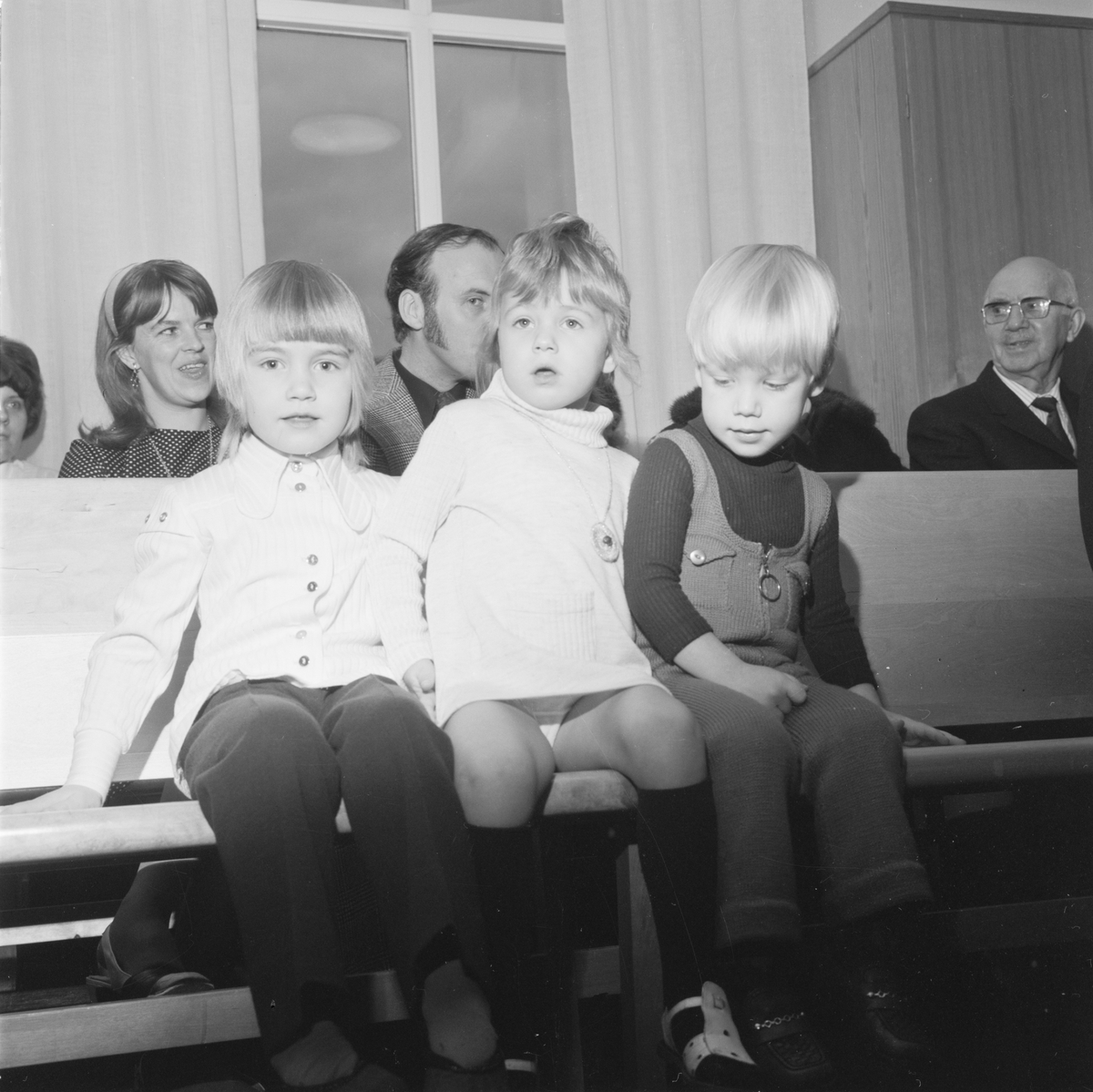 Fullsatt på söndagsskolans dag, Tierp, Uppland, december 1971