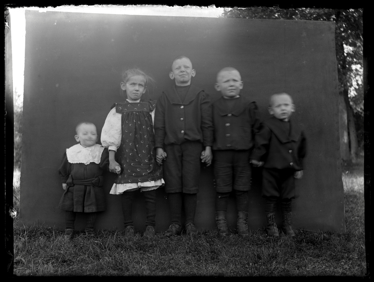 Barnen Sven, Ester, Adolf, Anders och Nils Bergman