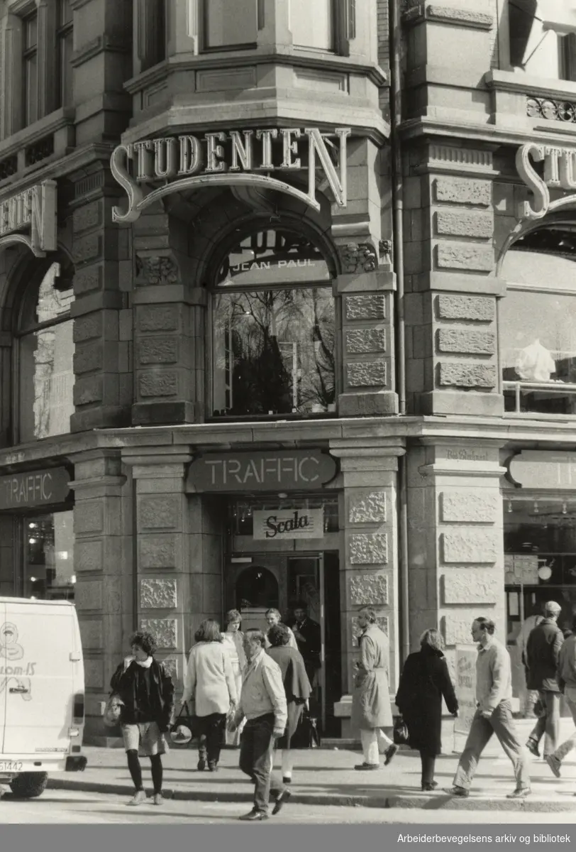 Karl Johans gate. "Studenten". April 1985