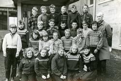 Honningsvåg. Klassebilde. Kl. 5b på Honningsvåg skole. 1956.