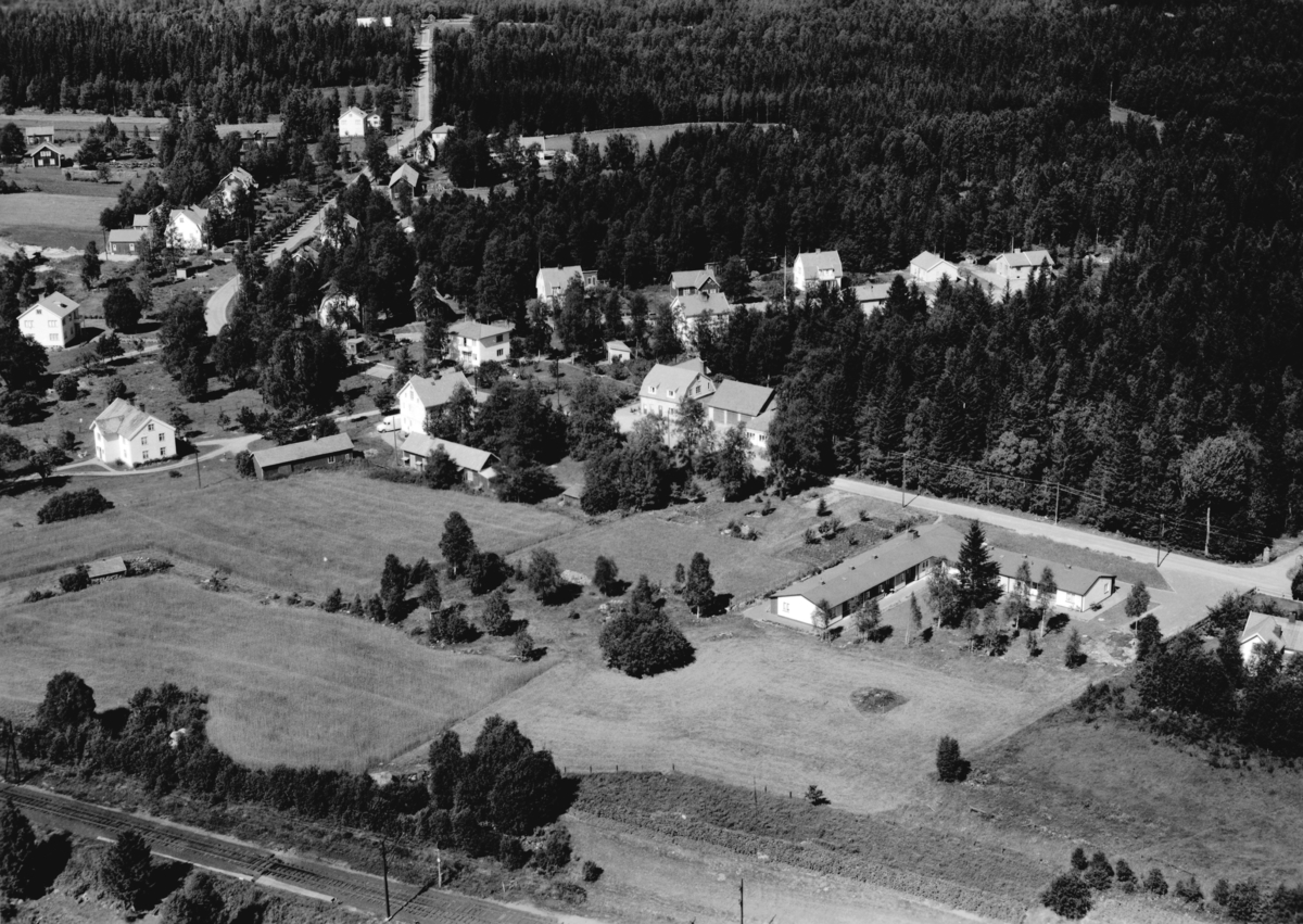 Flygfoto över Äng i Nässjö kommun, Jönköpings län.  Nr: 1197/1957