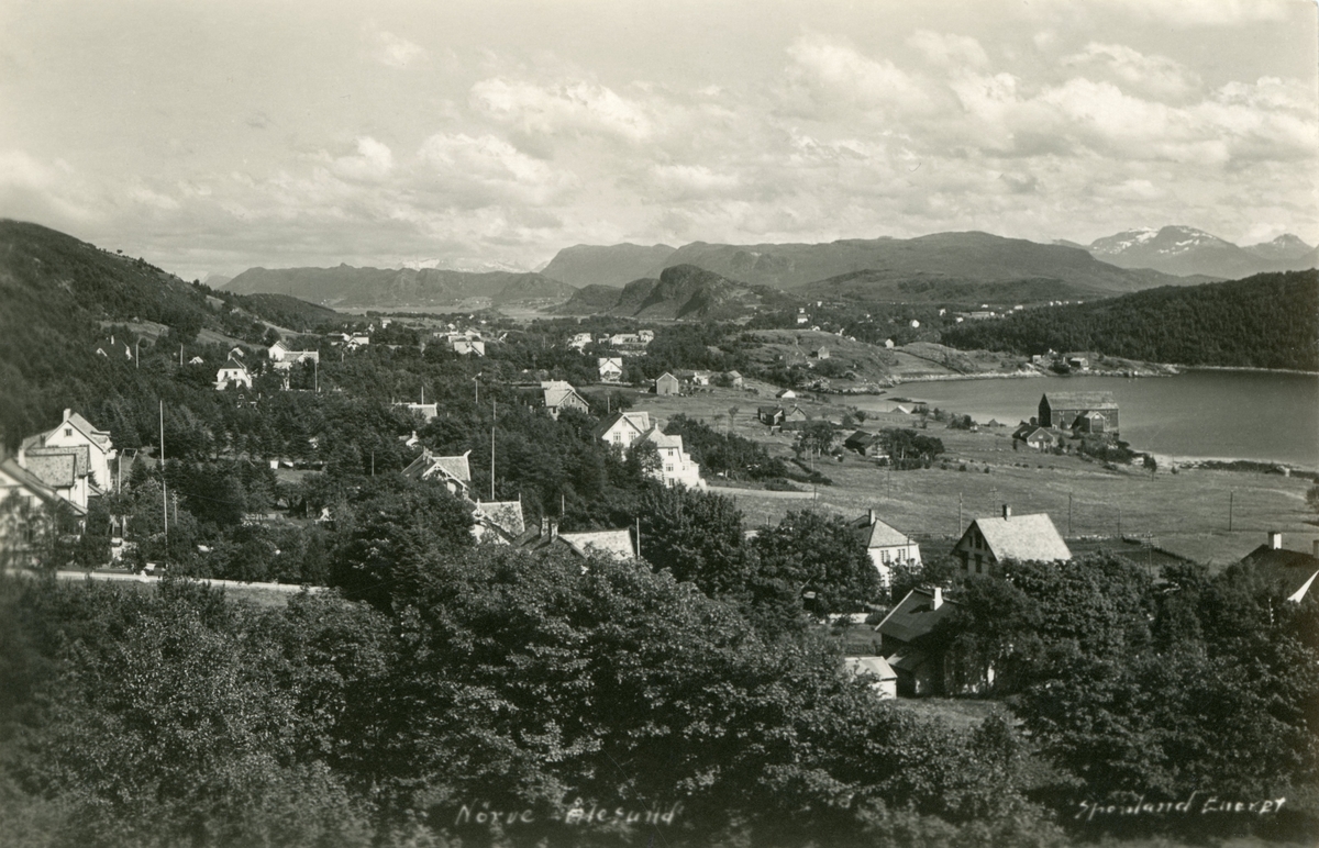 Oversiktsbilde av Nørve i Ålesund, sett mot øst.