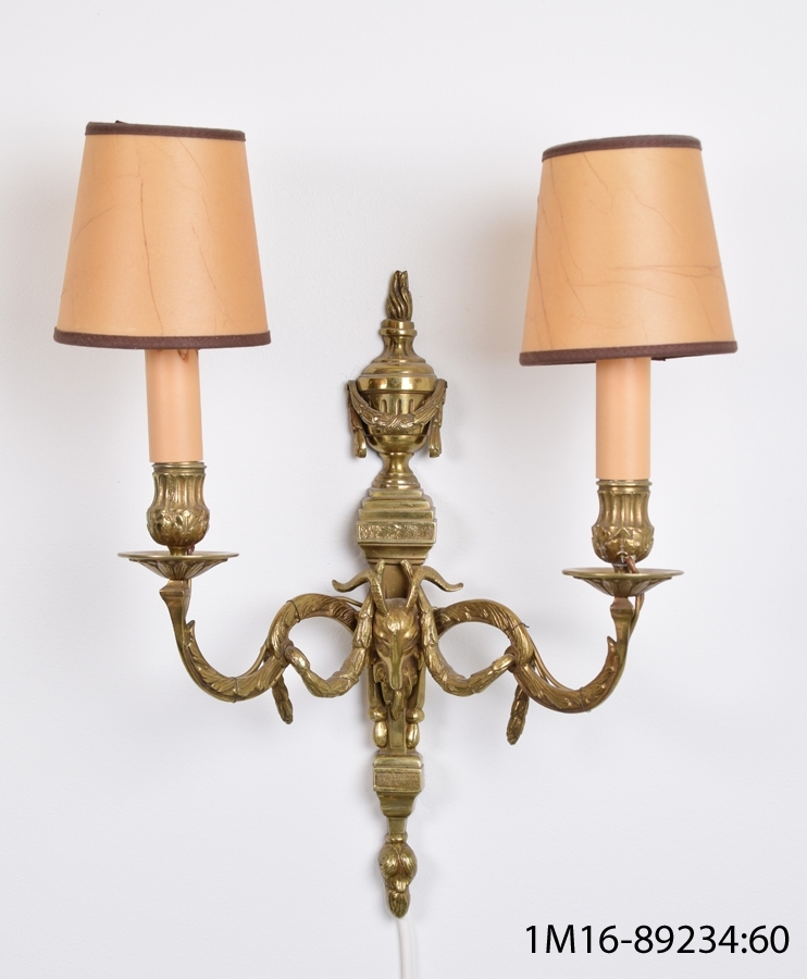 Lampetter av brons, 2 st Gustaviansk stil.