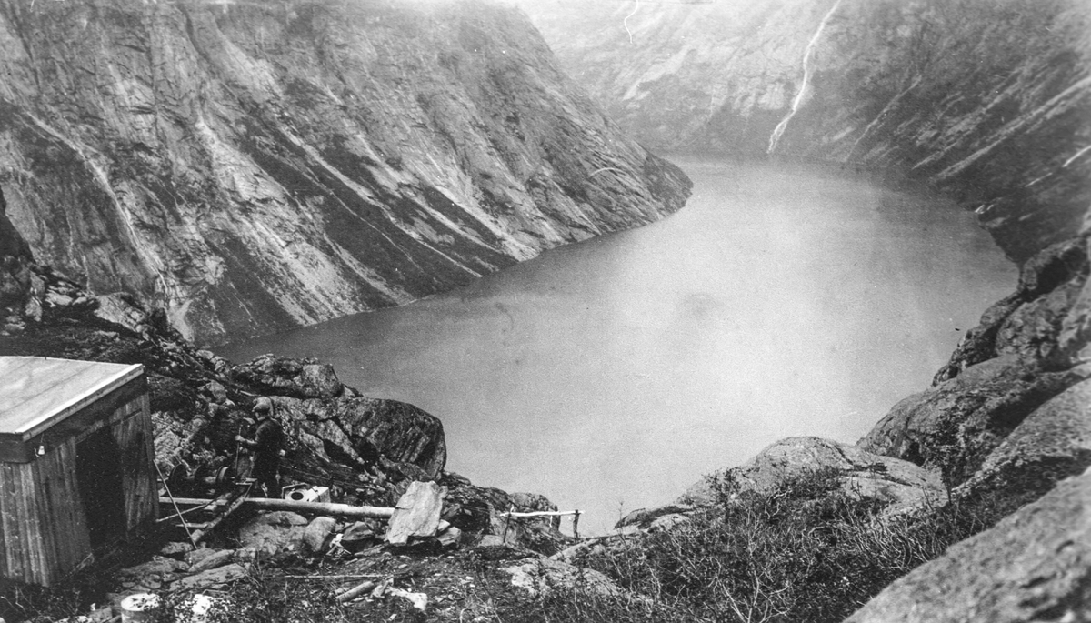 Utsikt over Ringedalsvatn frå Mikkjelstøl