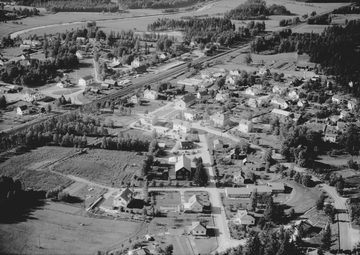 Flygfoto över Frinnaryd i Anneby kommun, Jönköpings län. Nr: 697/1961