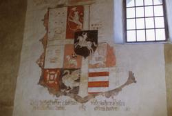 Våpenskjold malt på vegg inne i Tingelstad gamle kirke