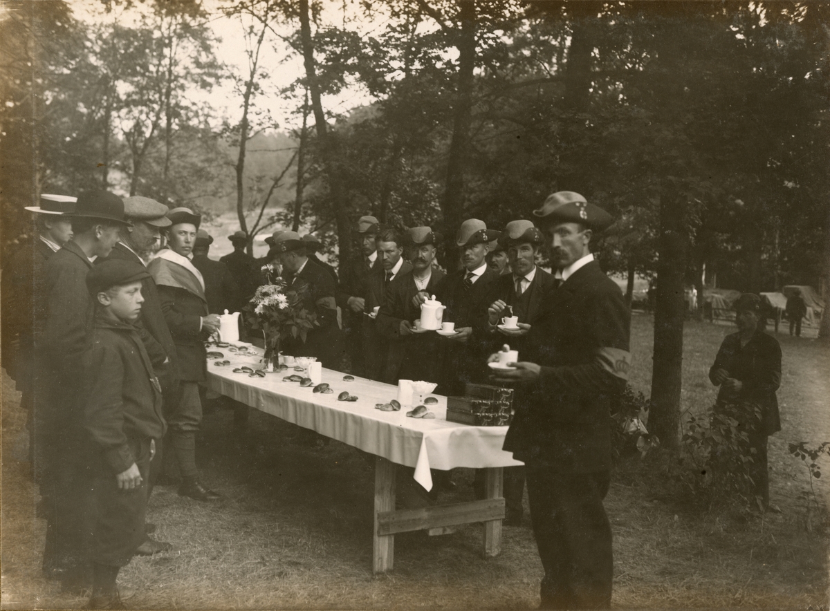 Landstormens mobilisering 1914, kaffeservering.