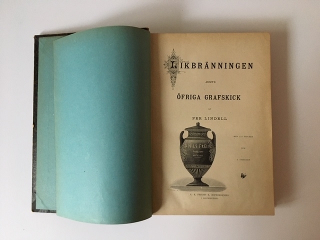 Bok med ryggtitel: "Per Lindell, Likbränningen". Enstaka marginalanteckningar och markeringar.