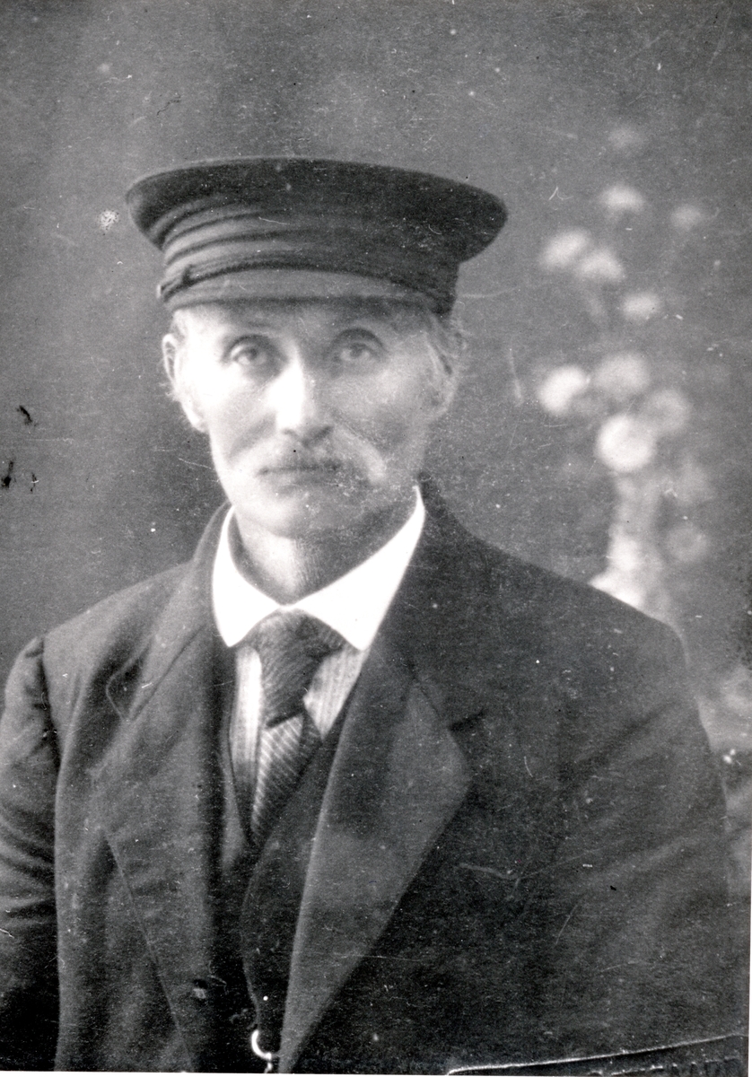 Joacim Arnesen, Elvejorda i Torsken. Bildet tatt ca. 1915.