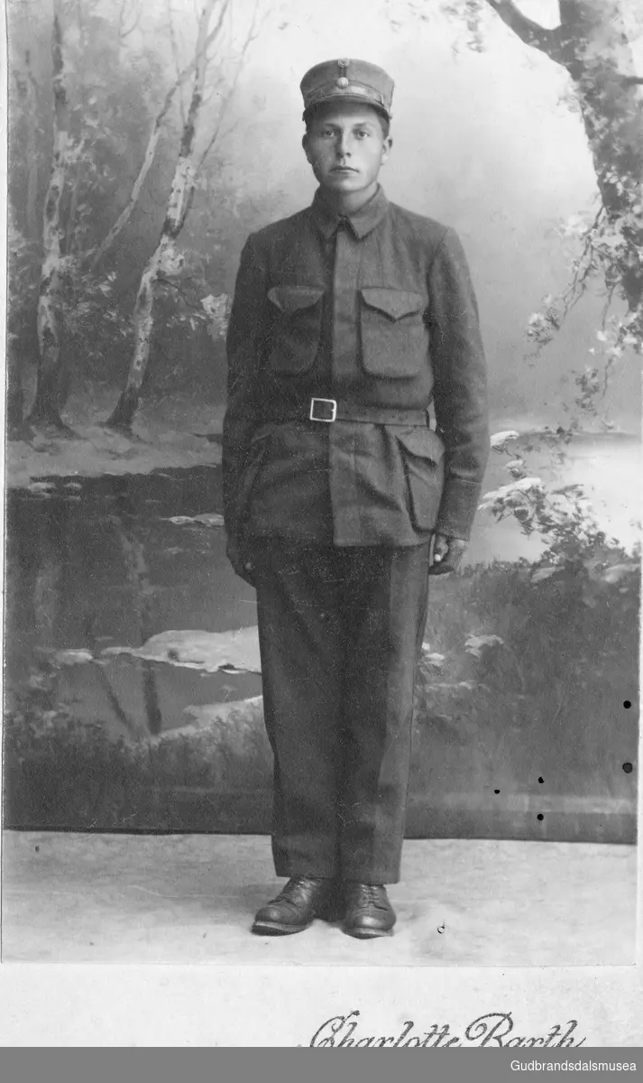 Ola Hagen (f. 1900) som soldat