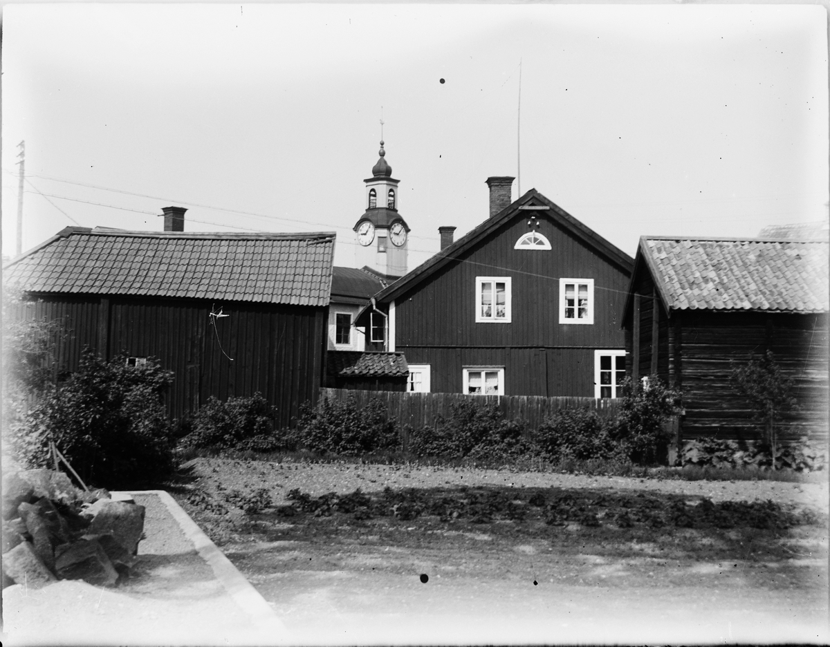 Vy mot Rådhuset från Edhlunds gård, Östhammar, Uppland