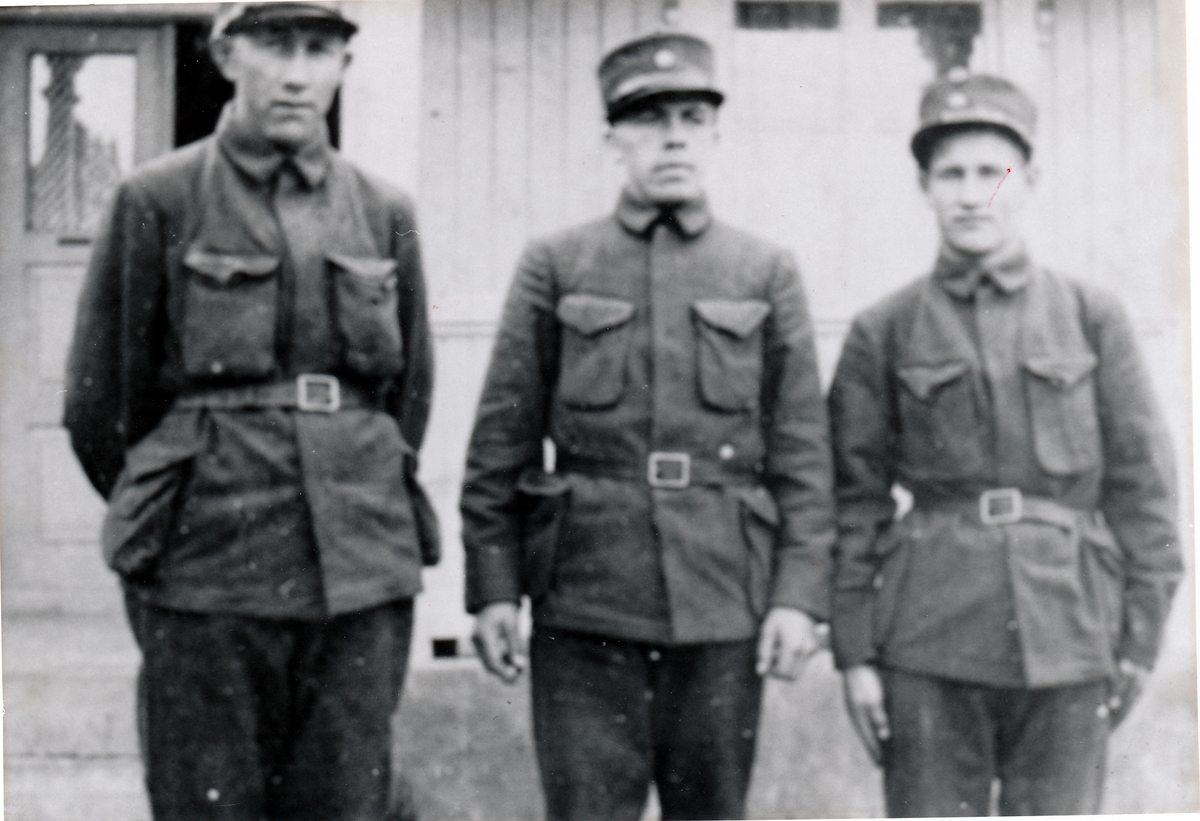 Tre nøytralitetsvakter i Salangsdalen. 1939