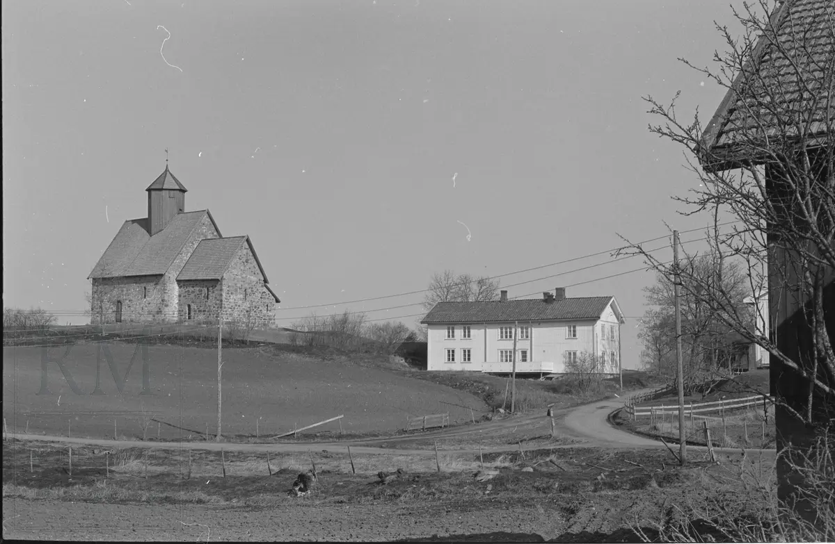Tingelstad gamle kirke og Tingelstad pensjonat