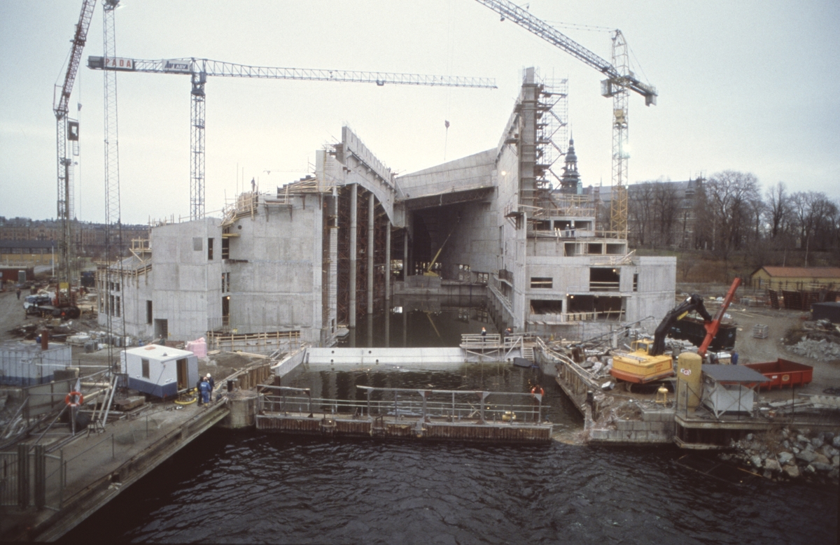 Nya Vasamuseet under uppbyggnad över Galärvarvsdockan.