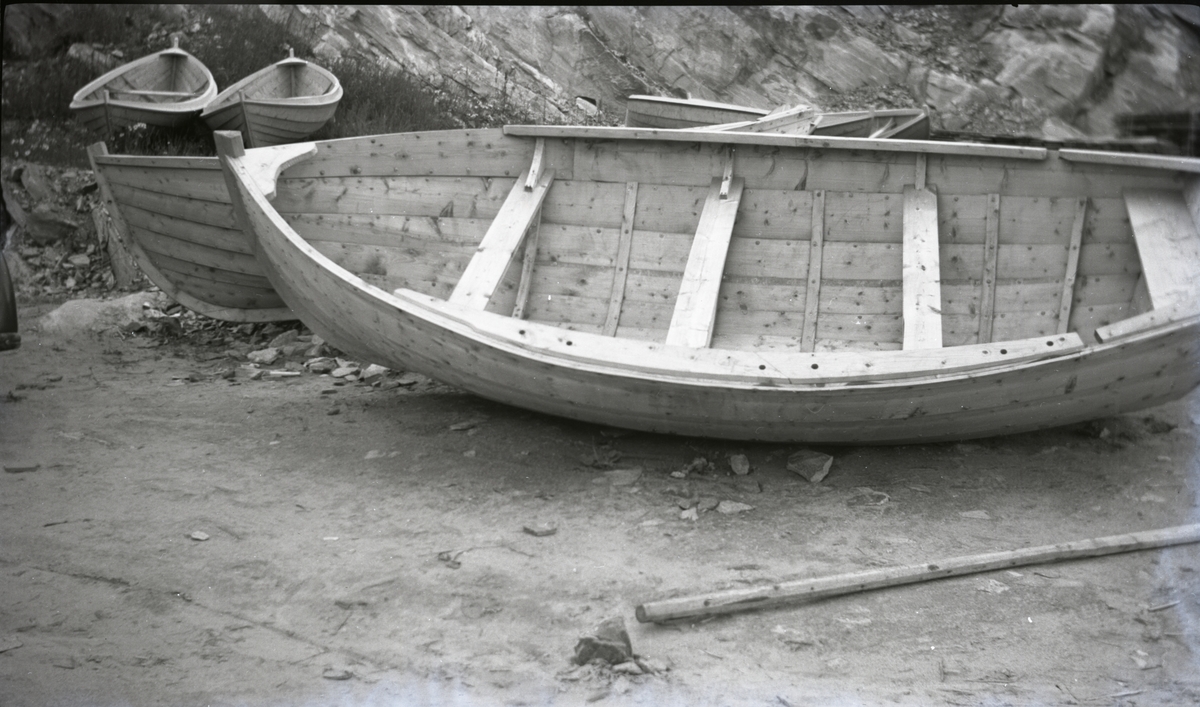Båt med tre par hull til toller, - Namsos, Nord Trøndelag