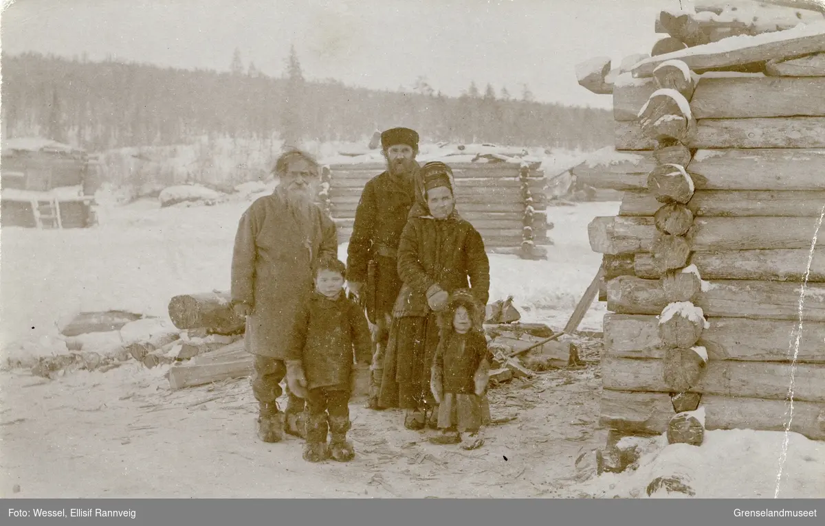 Familie fra en russisk skolteby, Notjavre 1903.