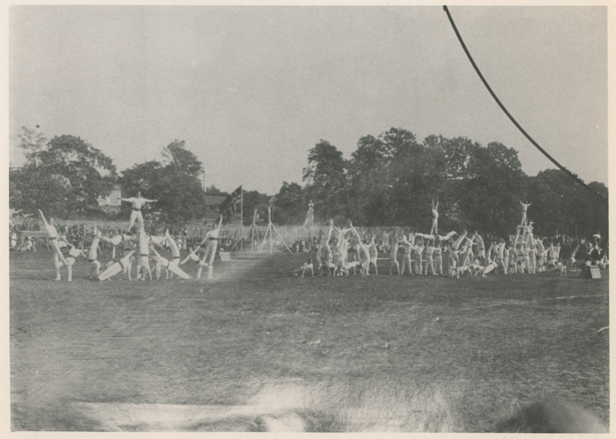 Fra den 23. Smaalenske turnfest 1915, Malakoff idrettsplass. To bilder.