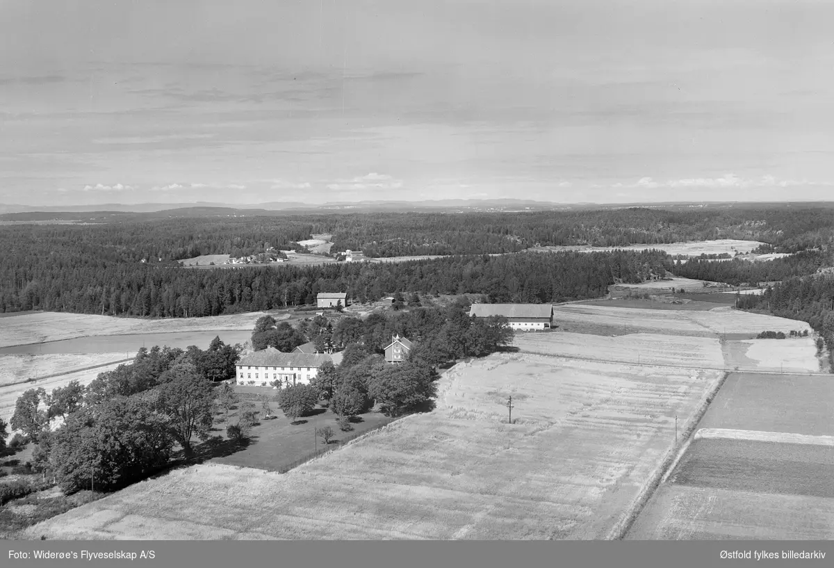 Flyfoto fra Elingaard herregård i Onsøy i 1956.