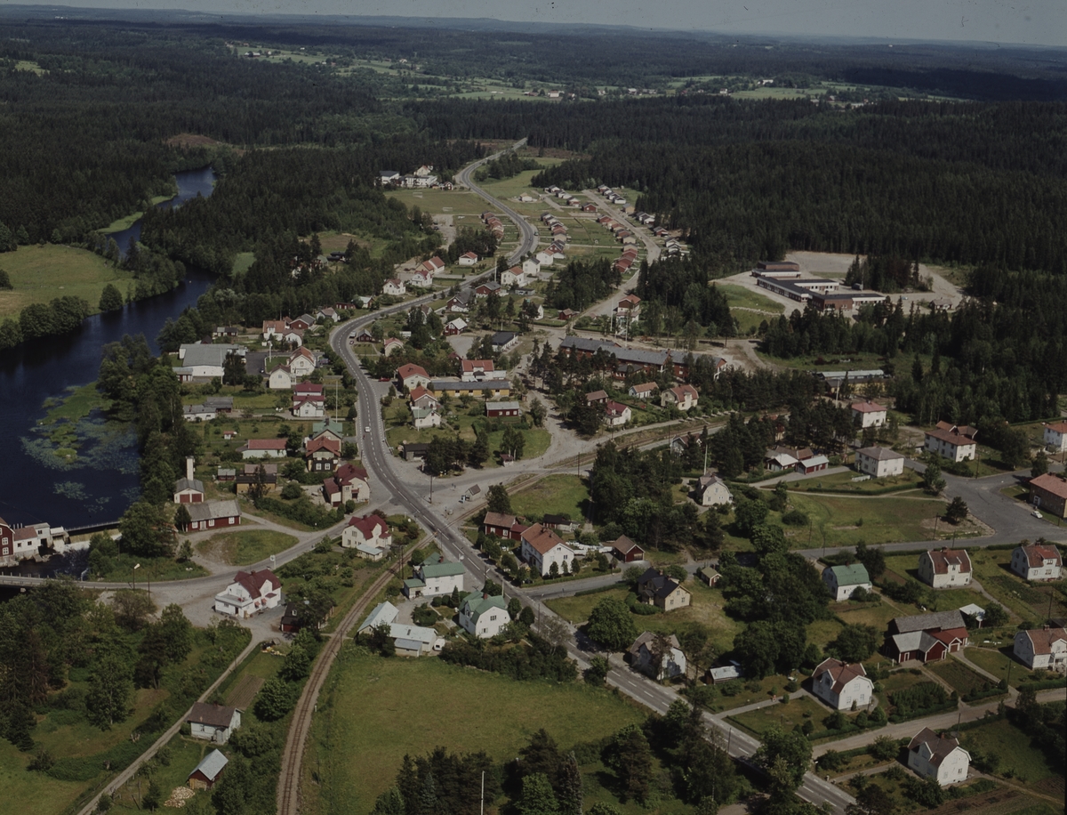 Flygfoto över Holsbybrunn i Vetlanda kommmun, Jönköpings län 335/1969
